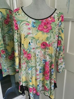 Womens Peter Nygard Arsty Cottagecore Silky Stretchy Asymmetrical Tunic. XL